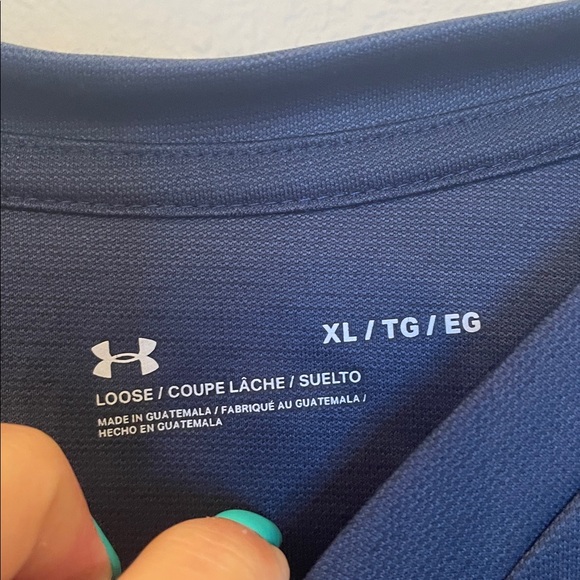 Under Armour Loose V Neck Shirt Size XL - Picture 5 of 5